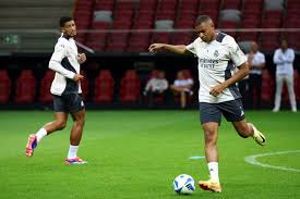 时刻一鸣惊 时刻一鸣惊